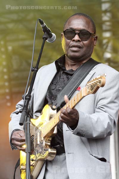 AMADOU ET MARIAM - 2012-06-24 - PARIS - Hippodrome de Longchamp - 